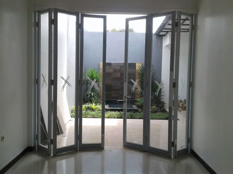 pintu kamar aluminium minimalis