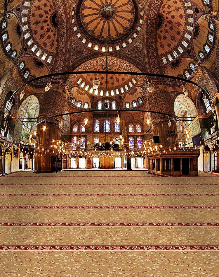 karpet masjid kubah emas disiram