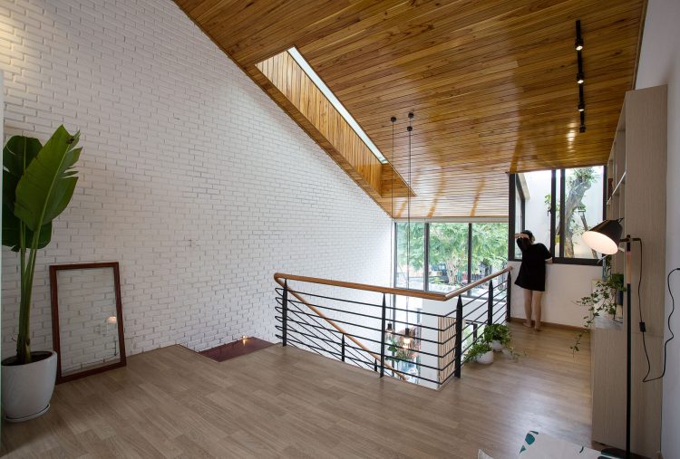 ruang lantai dua rumah minimalis modern di Vietnam