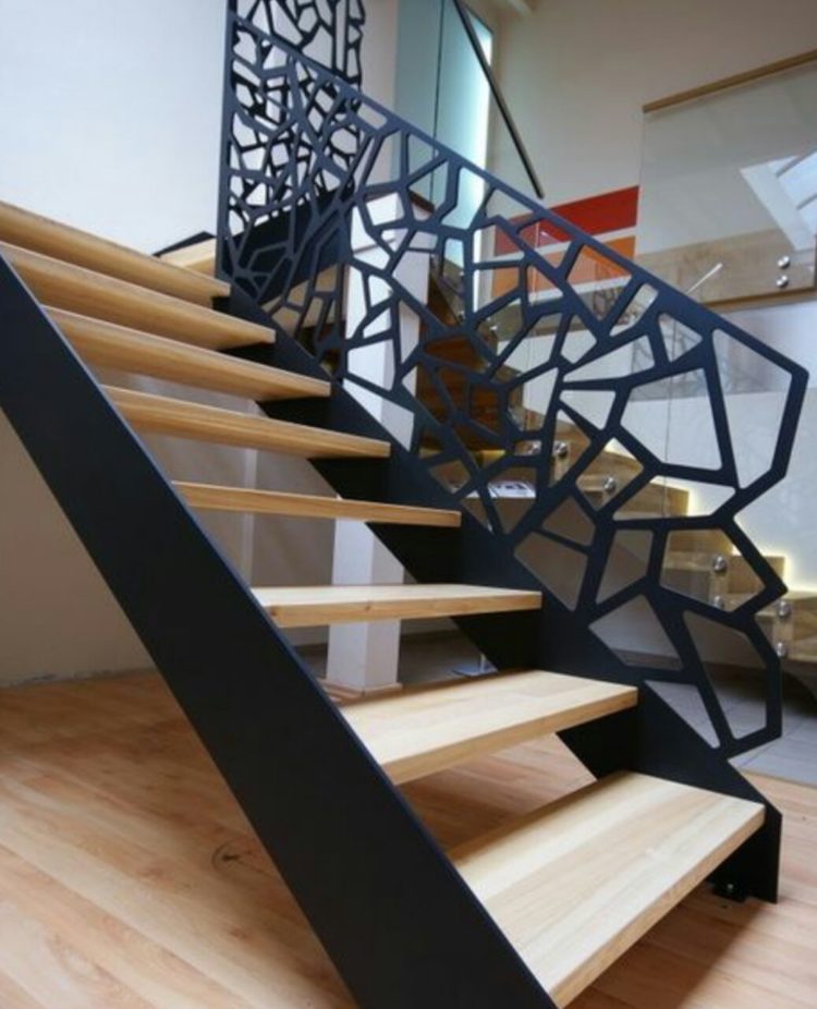 tangga kayu modern