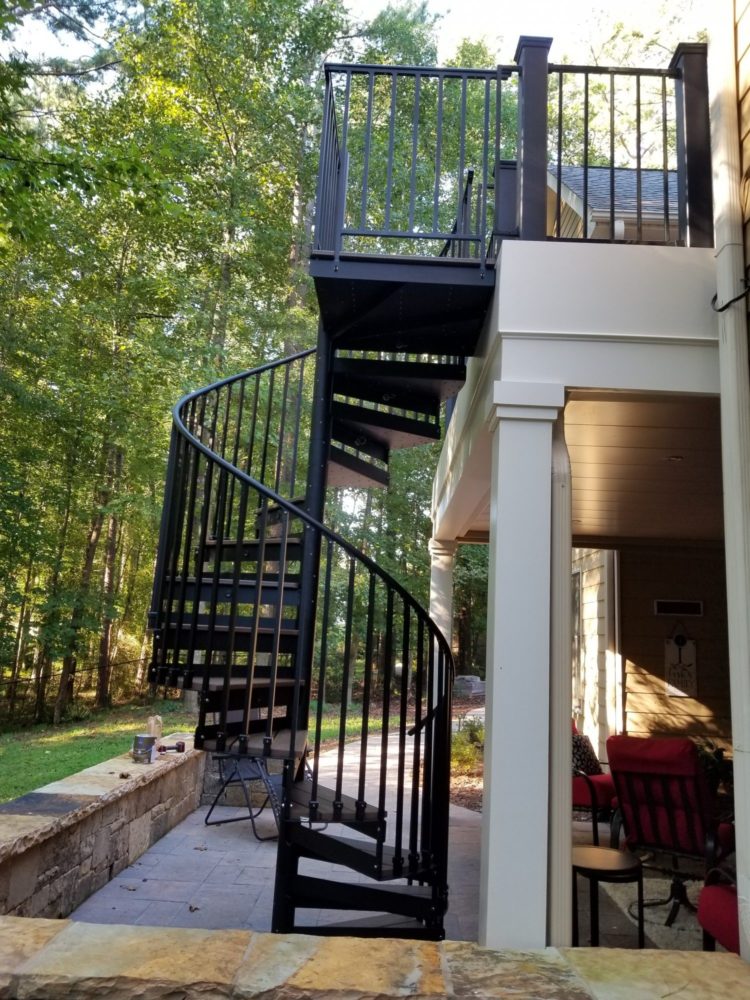 tangga minimalis hemat tempat