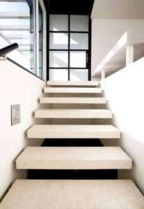 tangga papan minimalis
