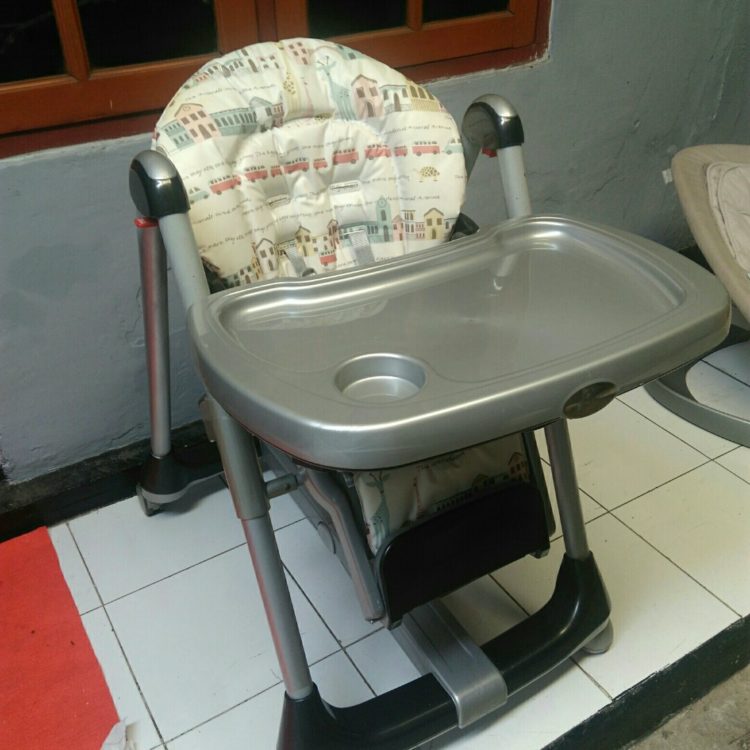 kursi makan bayi evenflo
