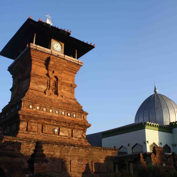 menara masjid enamel