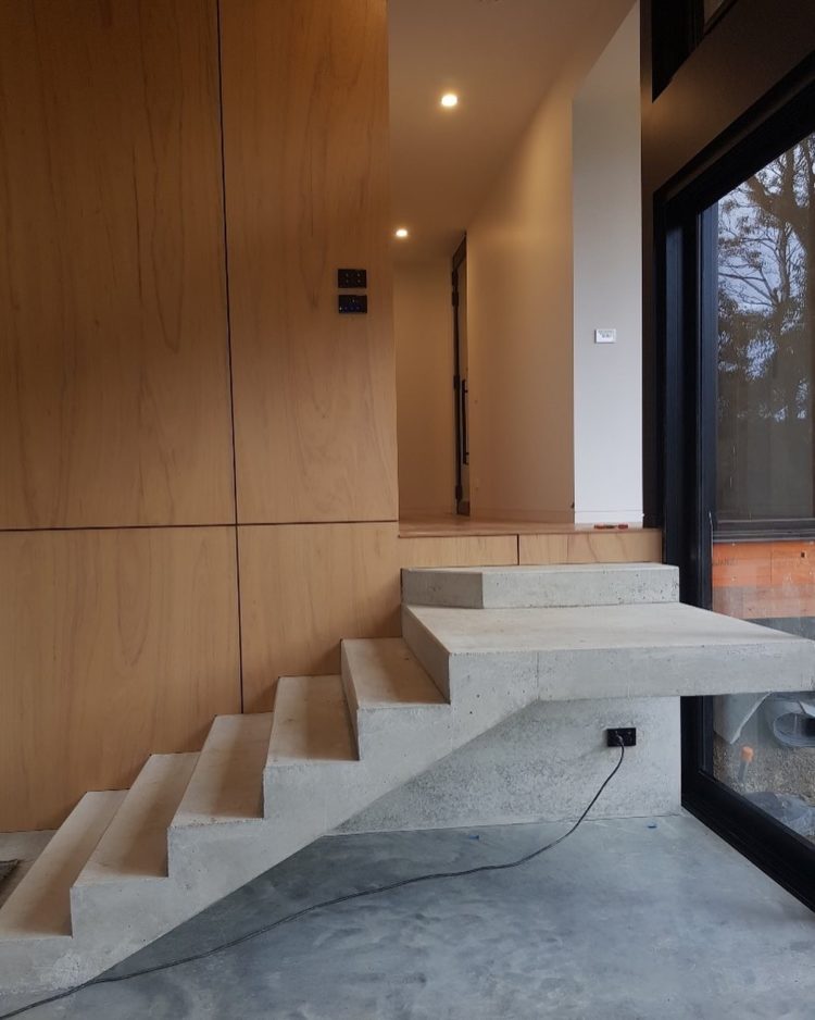ukuran tangga beton rumah